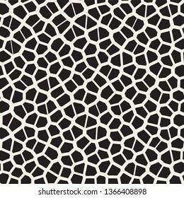 Seamless irregular lines vector mosaic pattern. Abstract chaotic tessellation texture. Random shapes pavement background