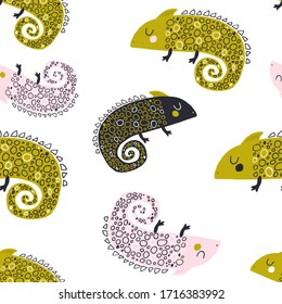 Seamless jungle pattern with hand drawn iguanas. Perfect for fabric,textile. Creative Vector background