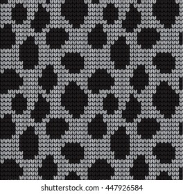 Seamless knitted pattern skin wild animals