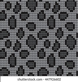 Seamless knitted pattern skin wild animals