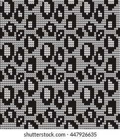 Seamless knitted pattern skin wild animals