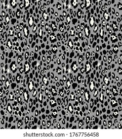 Seamless leopard pattern, animal print.