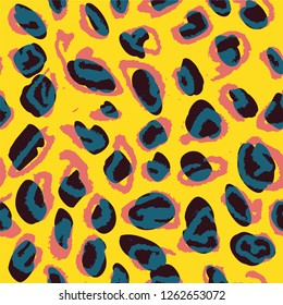 Seamless Leopard Pattern. Colorful Animal Skin Print. Spotted animal illustration. Vector Jungle Design.