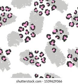 Seamless leopard pattern. Fashion print, textile, fabric, design.