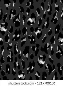 Seamless leopard pattern. Leopard spotted fur texture. Vector illustration.