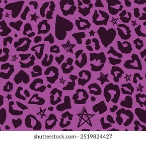 Patrón de impresión de leopardo sin costuras. Estampado de Vector repetido con corazones dibujados, estrellas y manchas de guepardo sobre un fondo púrpura. Patrón textil de la ropa. Dibujado a mano ilustración.