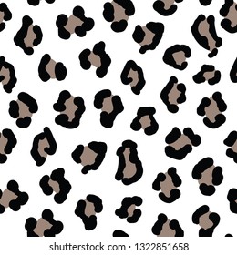 Seamless leopard skin pattern. Animal print, fashion textile background. Vector illustration