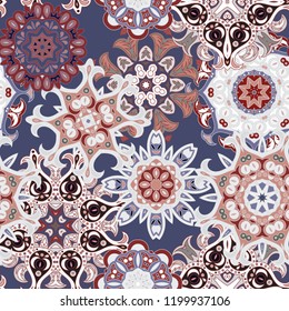 Patrón multicolor sin fisuras con mandalas orientales. Motivos islámicos, árabes y asiáticos. Elementos Kaleidoscope. Ambiente de encaje vintage. Tejido, papel pintado o envolver
