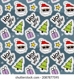 Nahtlose neue Jahresmuster mit dem Weihnachtsmann, Baum und Phrase ho ho ho ho. Weihnachtsgeschenkhintergrund mit festlichen Aufklebern. Weihnachtsmann in Sonnenbrille. Vektorgrafik