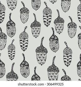 Seamless pattern with acorns. Hand drawing style doodle.