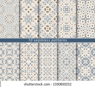 Seamless pattern in Arabic style. Ornaments of arabesques and ornate lines. Persian motifs for printing on fabric, paper or scrapbooking.