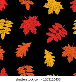 Seamless pattern of autumn leaves