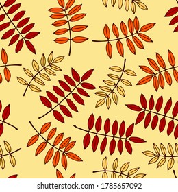 Nahtloses Muster mit Herbstrouanblättern in orangefarbenen, beigen, braunen Farben. Perfekt für Tapete, Geschenkpapier, Zeichenfüllung, Web-Hintergrund, Herbstgrußkarten.