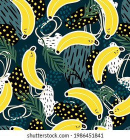 Seamless pattern with banana and palm leaves. Trendy summer print