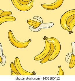 Seamless pattern with bananas on yellow background.