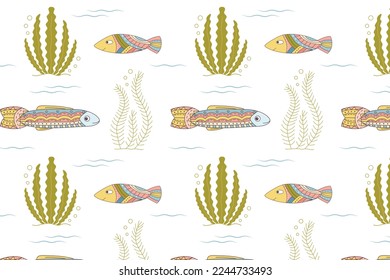 Nahtlose Muster mit schönen mehrfarbigen Fischen und Algen. Kinder drucken. Doodles. Für Textilien, Kinderbekleidung, Tapete, Verpackung, Umhüllungspapier. Vektorgrafik 