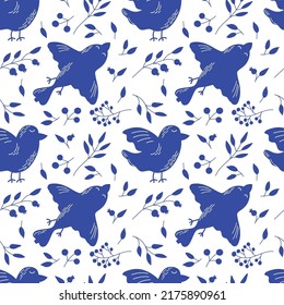 Patrón sin foco con aves, hojas y plantas. Fondo de colores azul y blanco. 