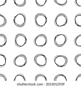 Nahtloses Muster mit handgezeichnet gezeichneten, handgezeichneten Pinselkreisen auf weißem Hintergrund. Abstrakte Grunge-Textur. Vektorgrafik