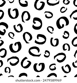 Nahtloses Muster mit schwarzer Skizze Hand gezeichnete Pinsel Kritzel Kreise Form auf weißem Hintergrund. Abstrakte Grunge-Textur. Vektorillustration