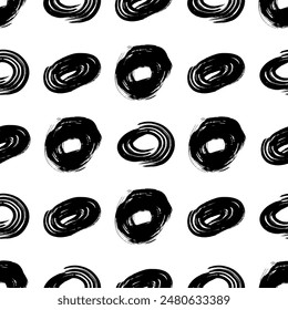 Patrón sin fisuras con boceto negro dibujado a mano pincel garabato forma de círculos sobre fondo blanco. Abstractas textura grunge. Ilustración vectorial