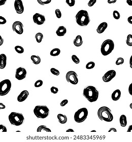 Patrón sin fisuras con boceto negro dibujado a mano pincel garabato forma de círculos sobre fondo blanco. Abstractas textura grunge. Ilustración vectorial