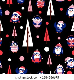 Nahtloses Muster mit blauen Pinguinen mit rosa, roten und weißen Pullover, Hüten und Schals. Schwarzer Hintergrund. Brände. Frohe Weihnachten. Tapete, Textilien, Scrapbooking und Verpackungspapier