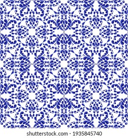 Nahtloses Muster blauer, floraler, stylierter Ornament auf weißem Hintergrund