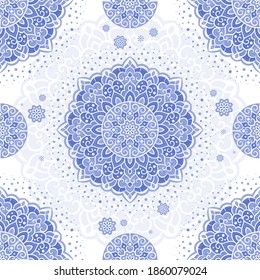 Patrón sin foco con adorno de mandala azul. Motivos tradicionales árabes e indios. Ideal para tejidos y textiles, papel pintado, embalaje o cualquier idea deseada.