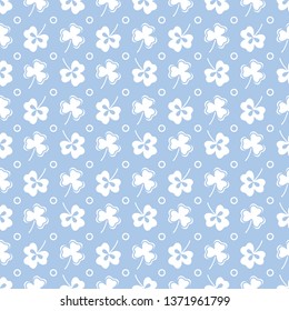Seamless pattern with clover leaves. Shamrock background. St. Patrick's Day. Design for banner and print.