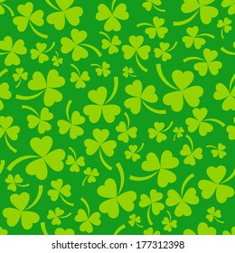 Seamless pattern with clovers