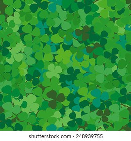 Seamless pattern with clovers