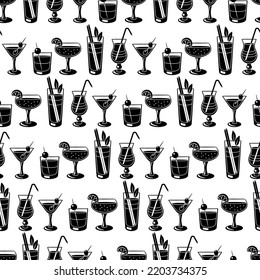 Seamless pattern with cocktails in glass. Alcoholic drink for party.