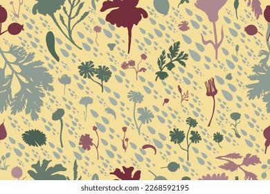 Un patrón sin fisuras con partes de flores de color aisladas en el fondo amarillo, llenas de gotas de lluvia inclinadas. Partes de la caléndula, la camomila y la rosa dibujadas a mano.