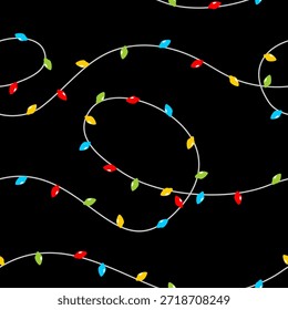 Patrón sin fisuras con luces de Navidades de colores sobre fondo negro. Luces de cuerda retro inspiradas en el terror misterioso de los años 80. Diseño minimalista de bombilla brillante para una decoración festiva y espeluznante.
