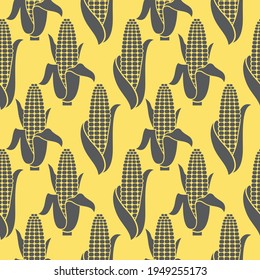 seamless pattern of corn cobs isolated on yellow background