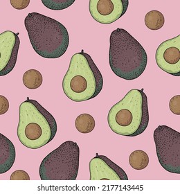 Nahtloses Muster mit geschnittenen Avocados auf rosafarbenem Hintergrund. Reife Hälfte des Avocado hat mit Grube