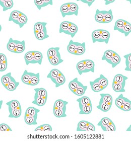 Seamless pattern of cute hand drawn smiling owl. Cartoon zoo. Vector illustration. Bird for the design of children's products in scandinavian style.