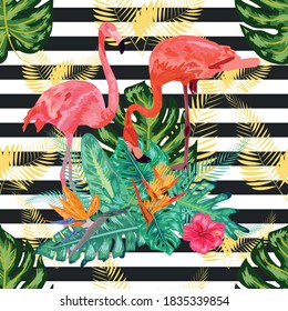 Patrón sin foco con rayas de grano oscuro y flamingo rosado. Diseño de fondo de flamingo rosa