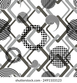 Seamless pattern decorated with chains and pearls.
