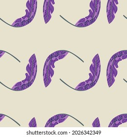 Nahtlose Muster mit dekorativen Bananen Blätter zufällige Silhouetten. Pastellfarben, violett. Vektorgrafik für saisonale Stoffdrucke, Stoffe, Banner, Hintergründe und Wallpaper.
