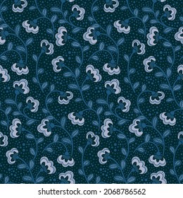 Patrón inmaculado con flores decorativas al estilo del arte folclórico. Patrón floral con flores y hojas pintadas. Fondo floral azul, ilustración vectorial.