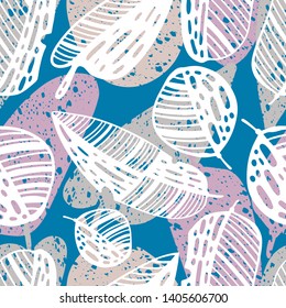 Seamless pattern with doodle leaves