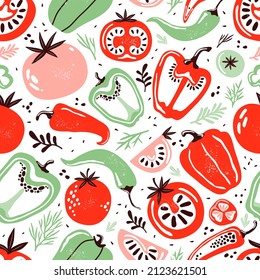 Verduras de doodle sin foco sobre fondo blanco. Pimienta roja y verde, chile caliente, tomates, jalapeno, paprika, semillas, hierbas. Las verduras cortan la mitad, la pieza. Productos agrícolas. Ilustración dibujada por mano