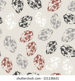 Seamless pattern with fallen leaves on bright background