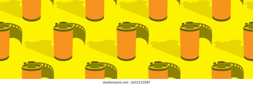 Padrão contínuo com rolos de filme de 35 mm em um fundo amarelo vibrante, evocando uma sensação de nostalgia e celebrando a era clássica da fotografia analógica