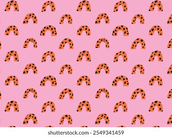 Patrón sin fisuras con arcos de estampado de leopardo en naranja y negro sobre un fondo rosa. Diseño único y atrevido para textiles, Fondos de pantalla y proyectos creativos. Ilustración vectorial plana