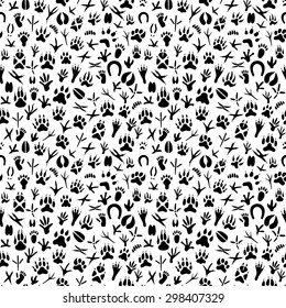 Seamless pattern with footprint of birds and animals.Hand-drawn element useful for invitations, scrapbooking, design.