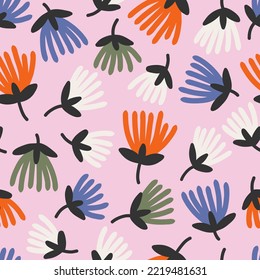 Patrón sin foco con flores coloridas divertidas abstractas sobre fondo rosado. Diseño floral con arte ingenuo. Marco moderno de estilo escandinavo. Ideal para tejidos o artículos de papelería.