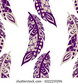 Patrón transparente con plumas suaves. Doodles blancos sobre fondo claro. Moderna relación con zentángulos dibujados a mano escaneados y rastreados al vector. Textura romántica para papel tapiz