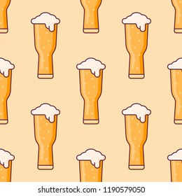 Seamless pattern with glasses of beer on yellow background. Vector texture.